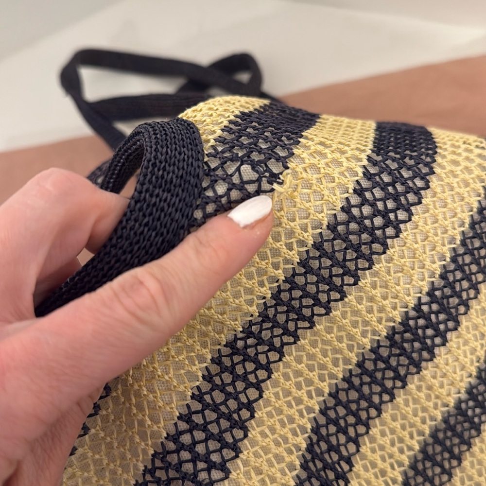 Miu Miu Logo Raffia Effect Tote Bag - Picture 13 of 13